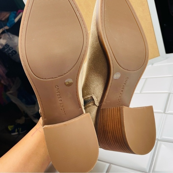 Lucky Brand Walba‎ Bootie Taupe Suede 8M - Picture 9 of 12